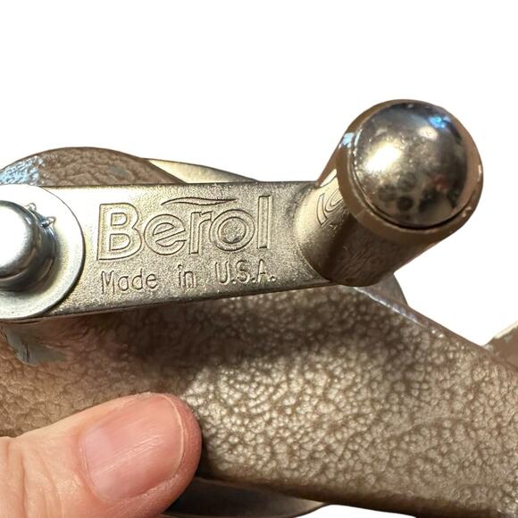 Vintage Berol Giant Apsco Hand Crank Pencil Sharpner Made in USA - Picture 4 of 7